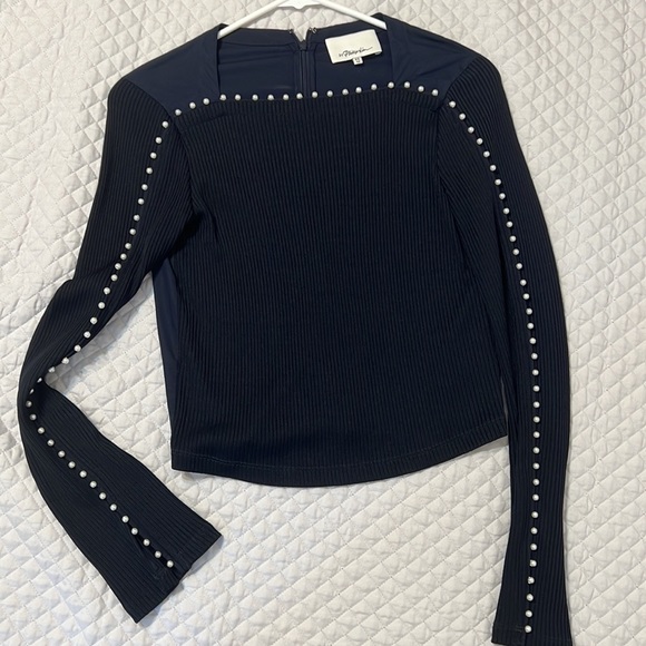 Navy long sleeve blouse with faux pearls - Picture 3 of 4